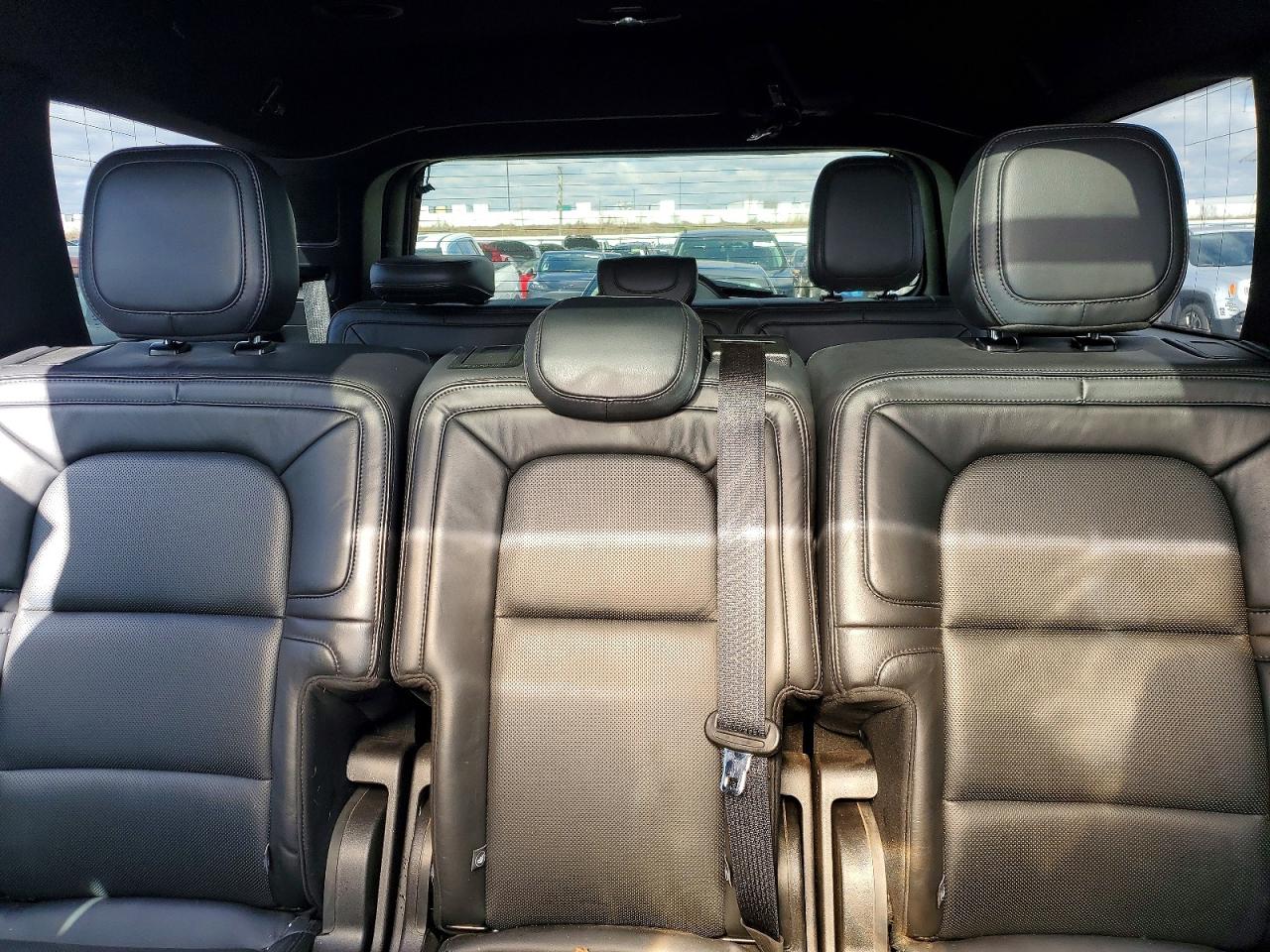 2019 LINCOLN NAVIGATOR RESERVE photo 19