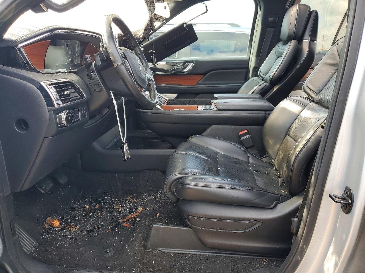 2019 LINCOLN NAVIGATOR RESERVE photo 13