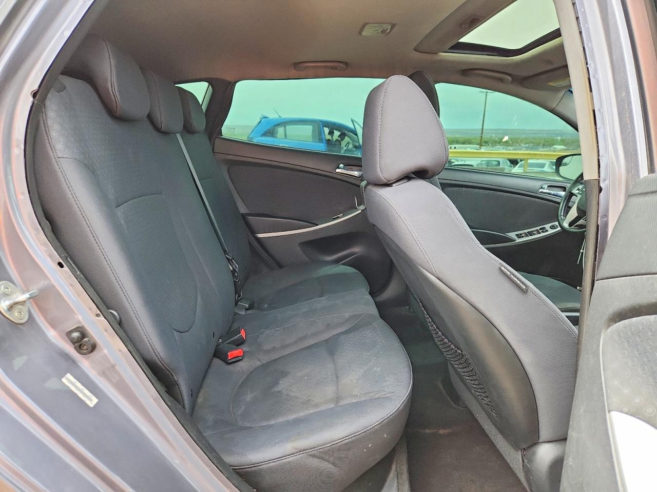 2014 HYUNDAI ACCENT SE photo 10