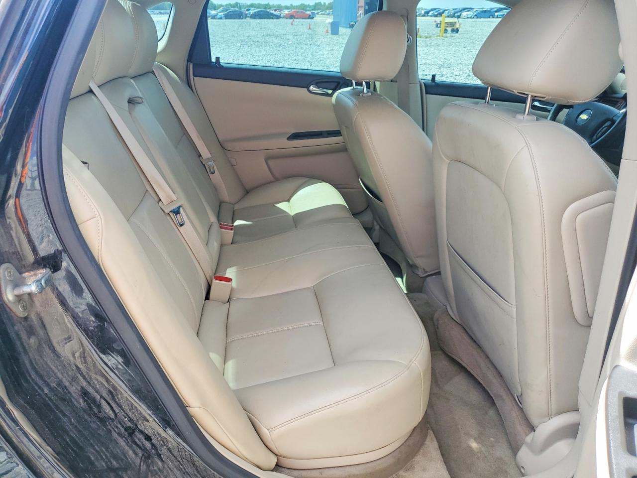 2011 CHEVROLET IMPALA LT photo 28
