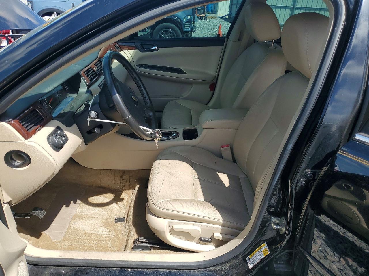 2011 CHEVROLET IMPALA LT photo 19