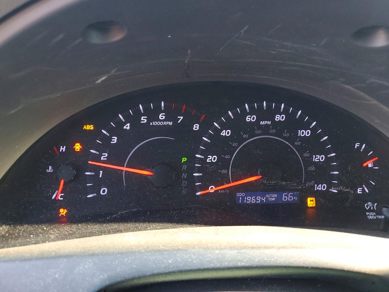 2011 TOYOTA CAMRY LE photo 25