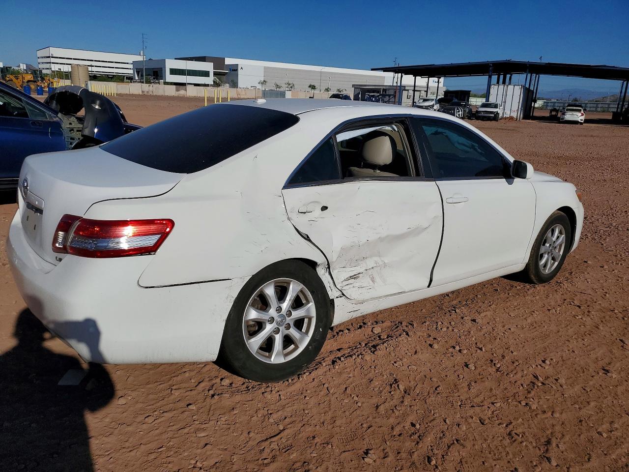 2011 TOYOTA CAMRY LE photo 7