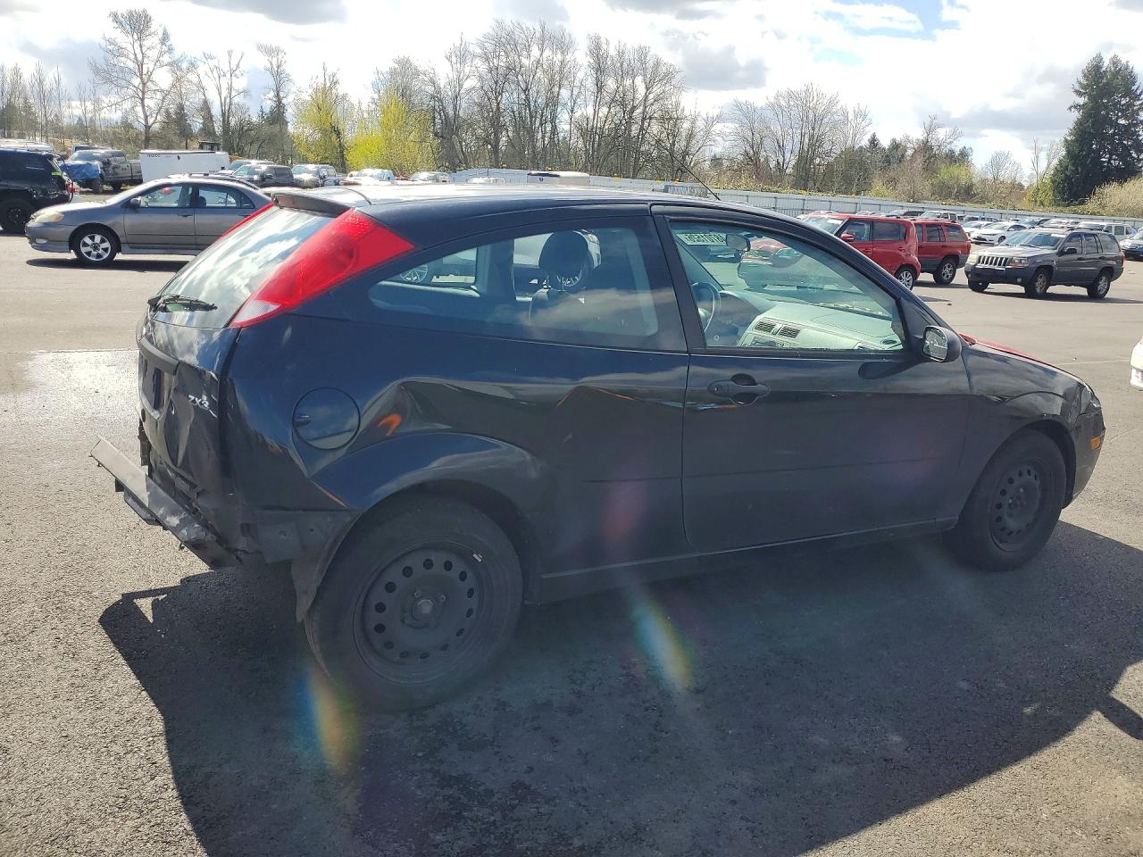 2005 FORD FOCUS ZX3 photo 3