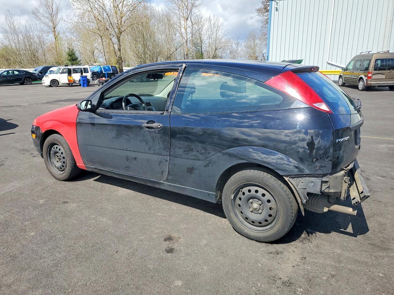 2005 FORD FOCUS ZX3 photo 2