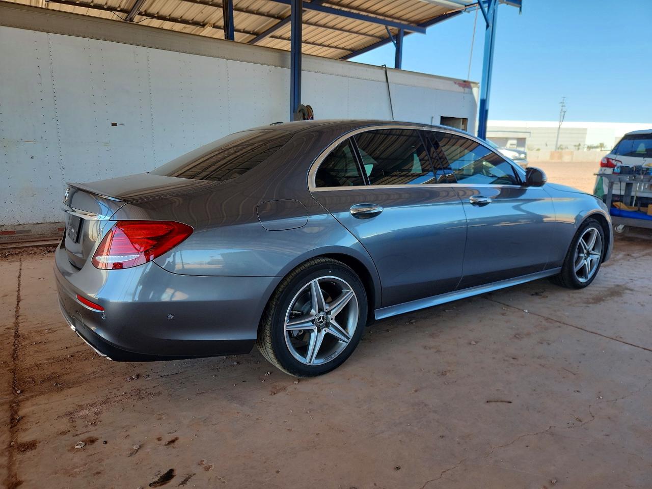 2018 MERCEDES-BENZ E 300 photo 3