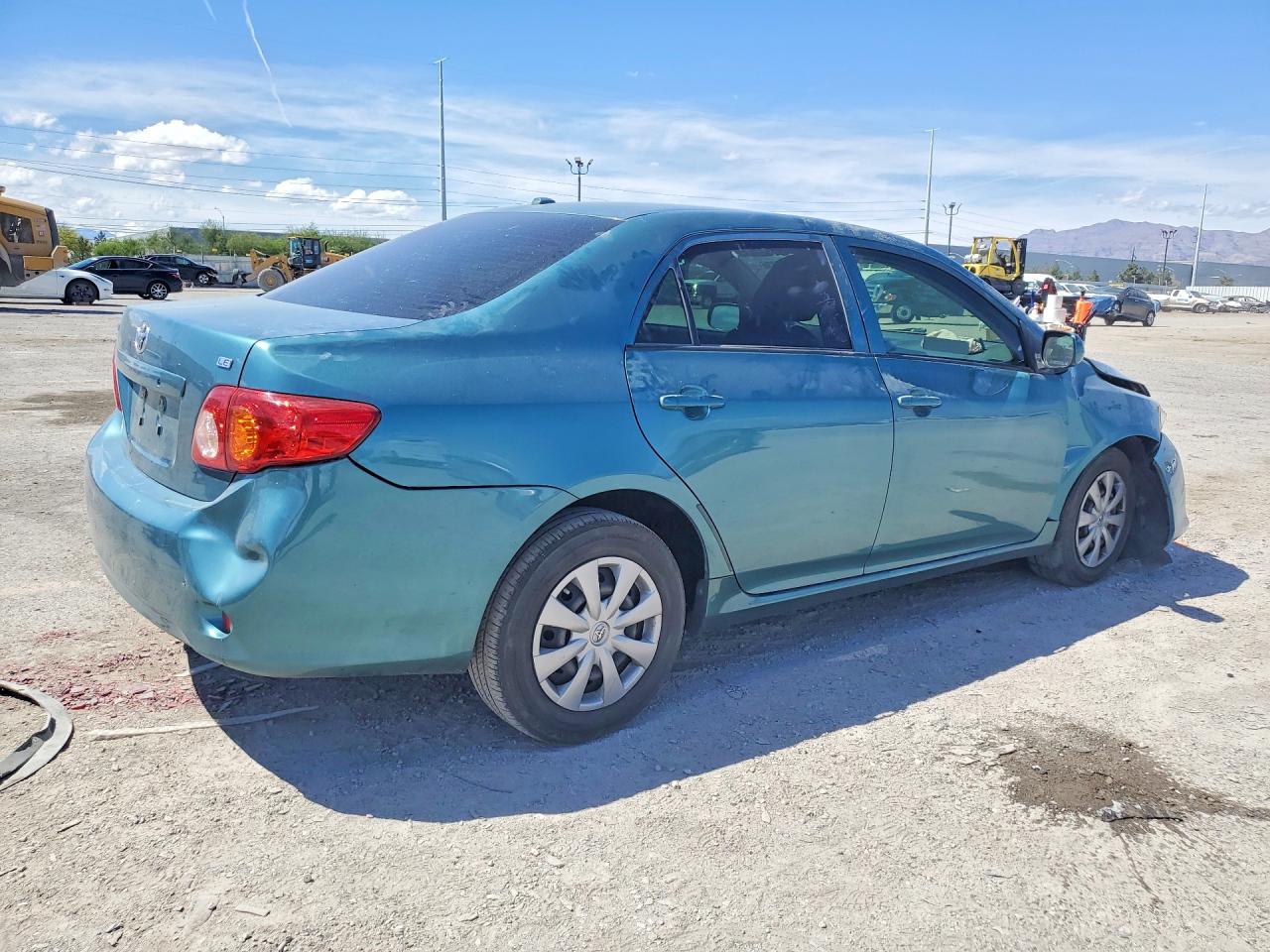 2010 TOYOTA COROLLA LE photo 5