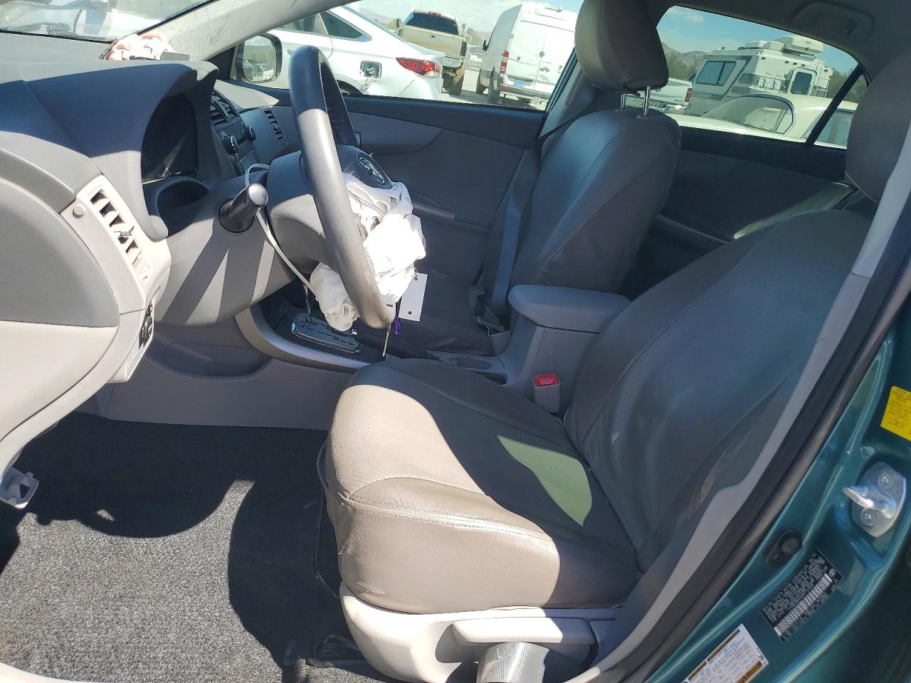 2010 TOYOTA COROLLA LE photo 13