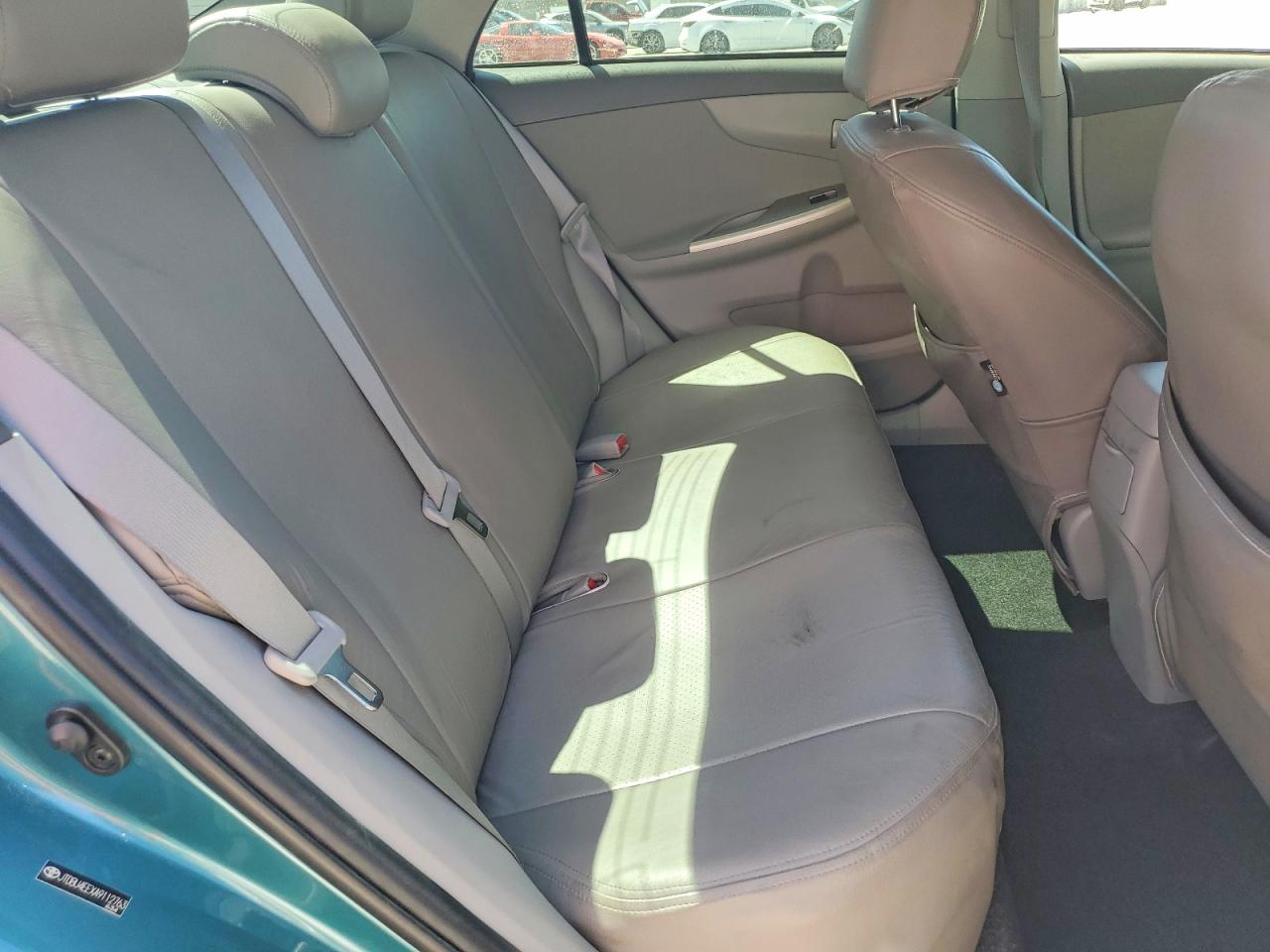 2010 TOYOTA COROLLA LE photo 19