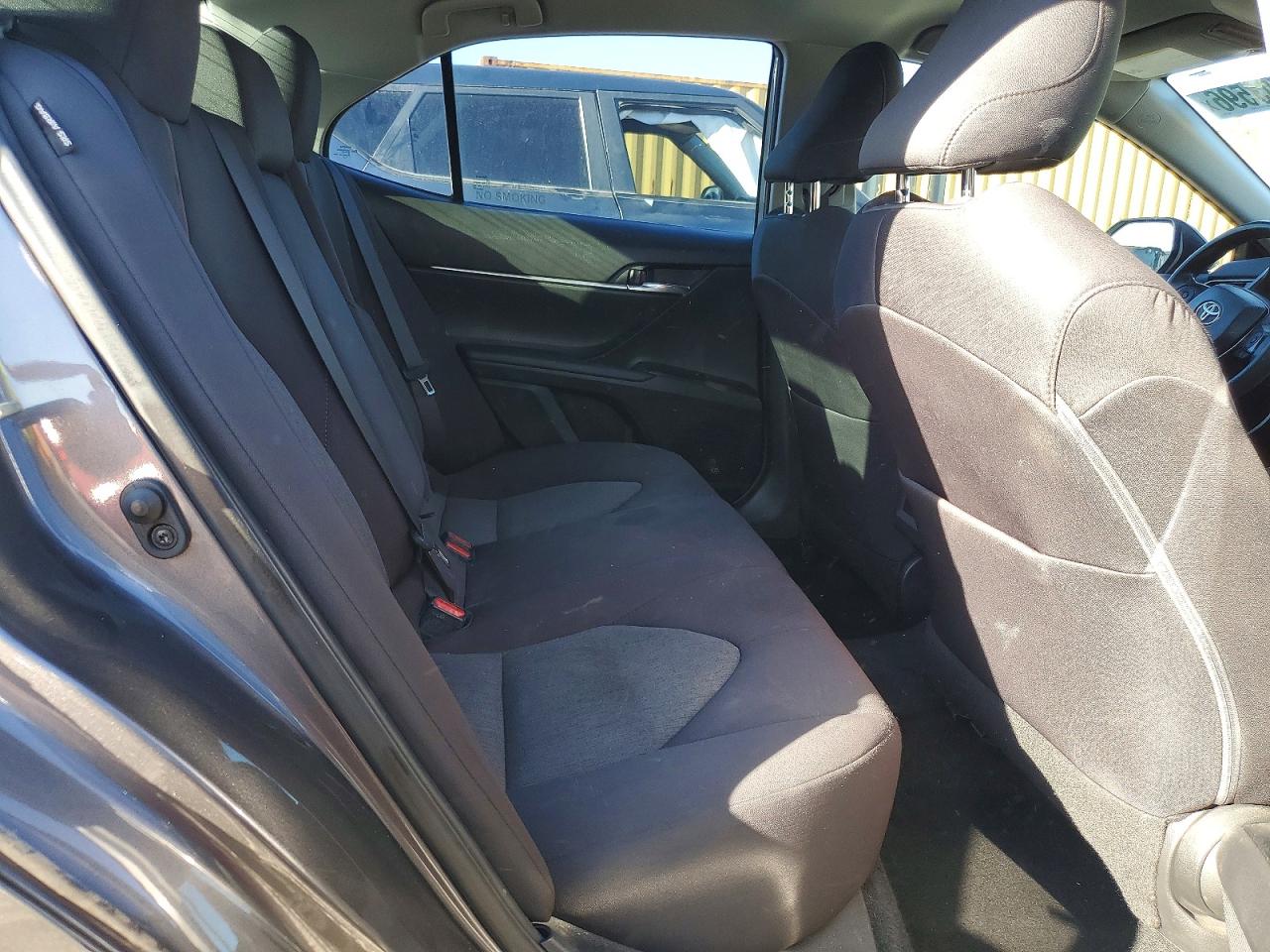 2020 TOYOTA CAMRY LE photo 19