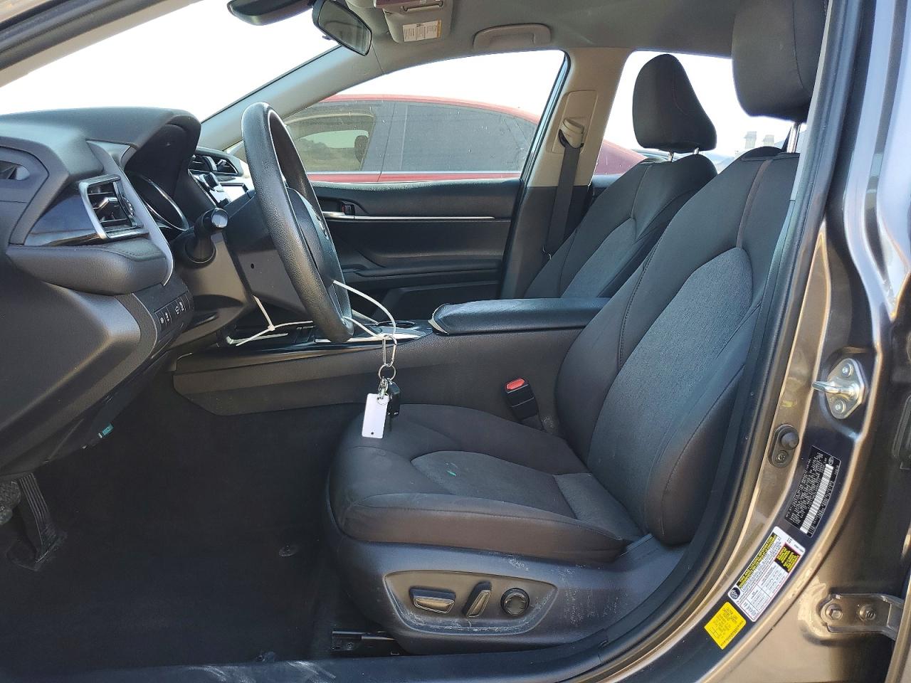 2020 TOYOTA CAMRY LE photo 13