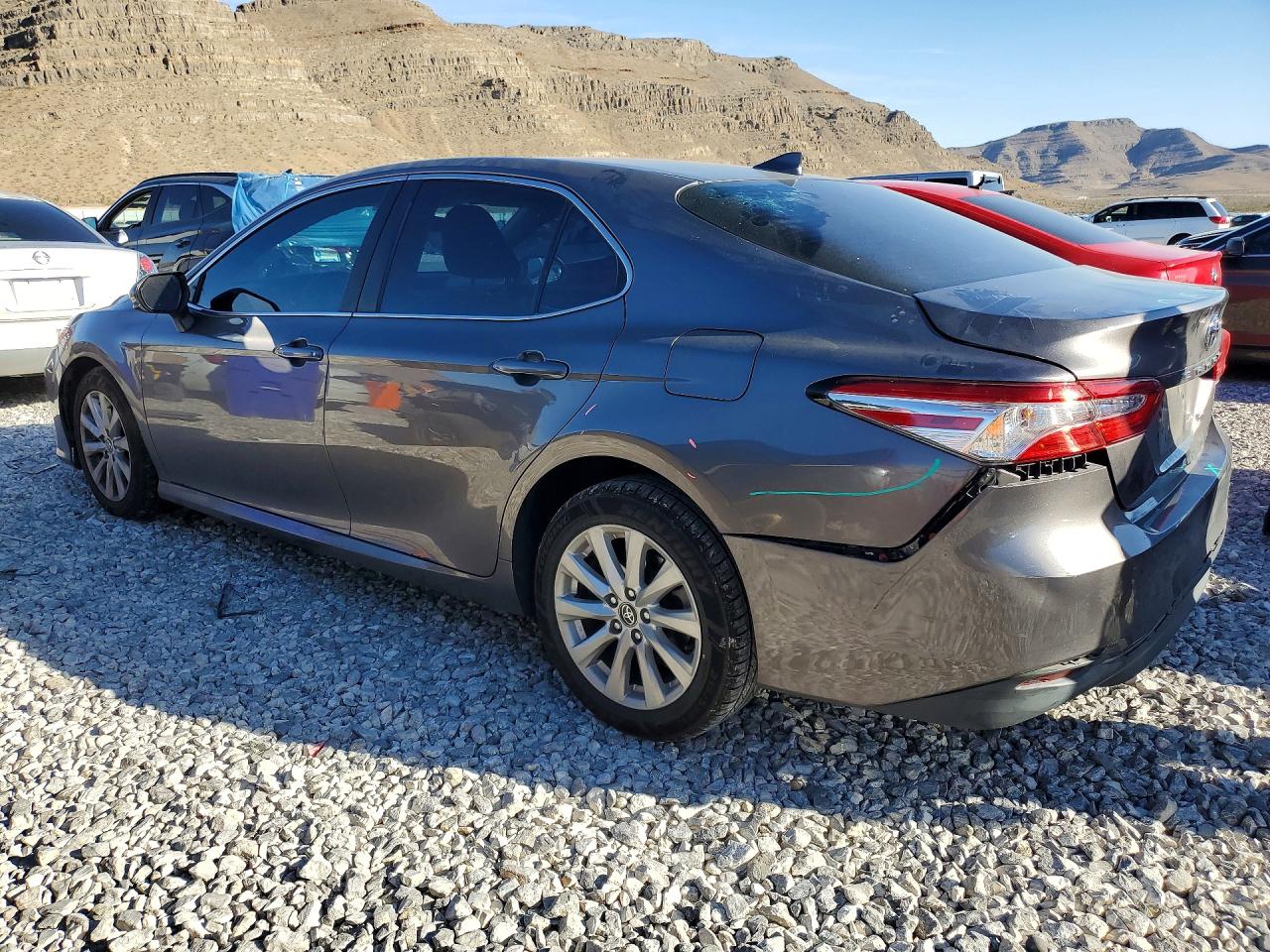 2020 TOYOTA CAMRY LE photo 3