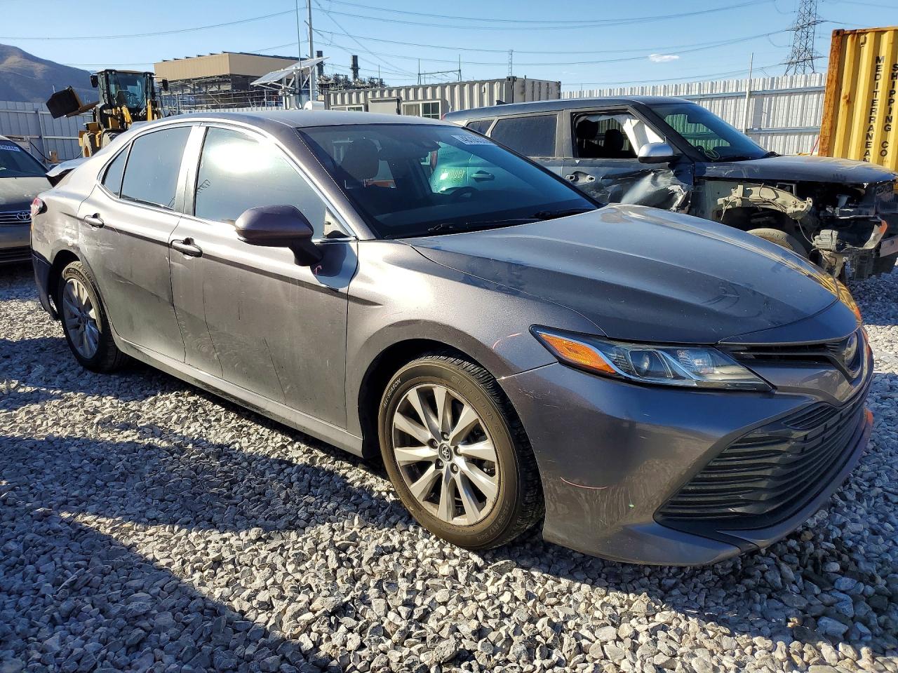 2020 TOYOTA CAMRY LE photo 7