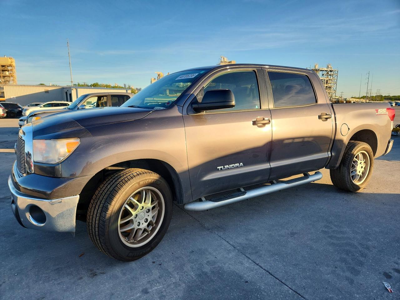2011 TOYOTA TUNDRA