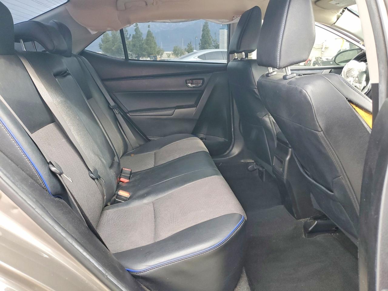 2018 TOYOTA COROLLA SE photo 19