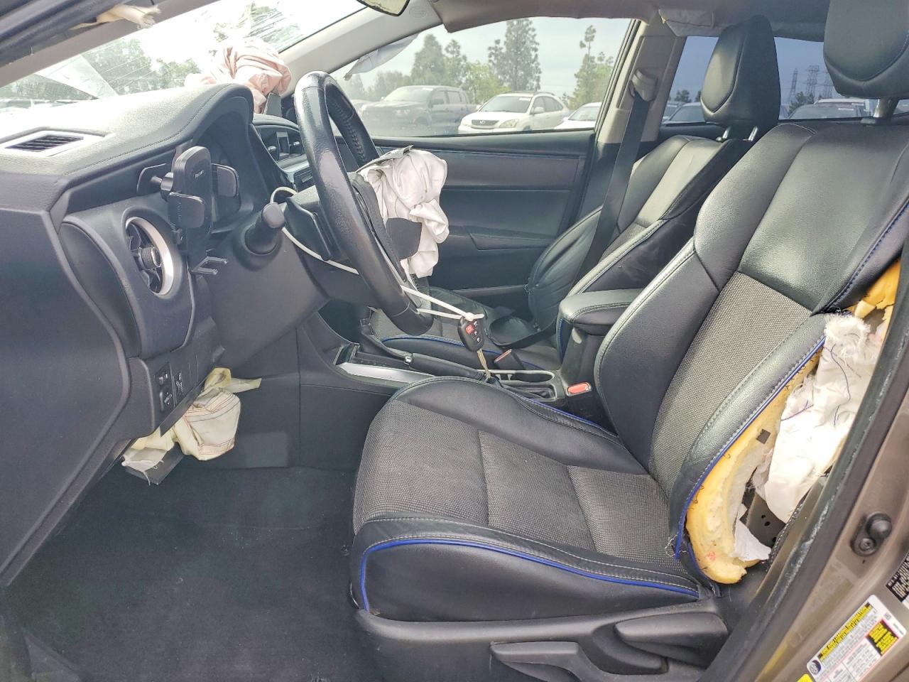 2018 TOYOTA COROLLA SE photo 13
