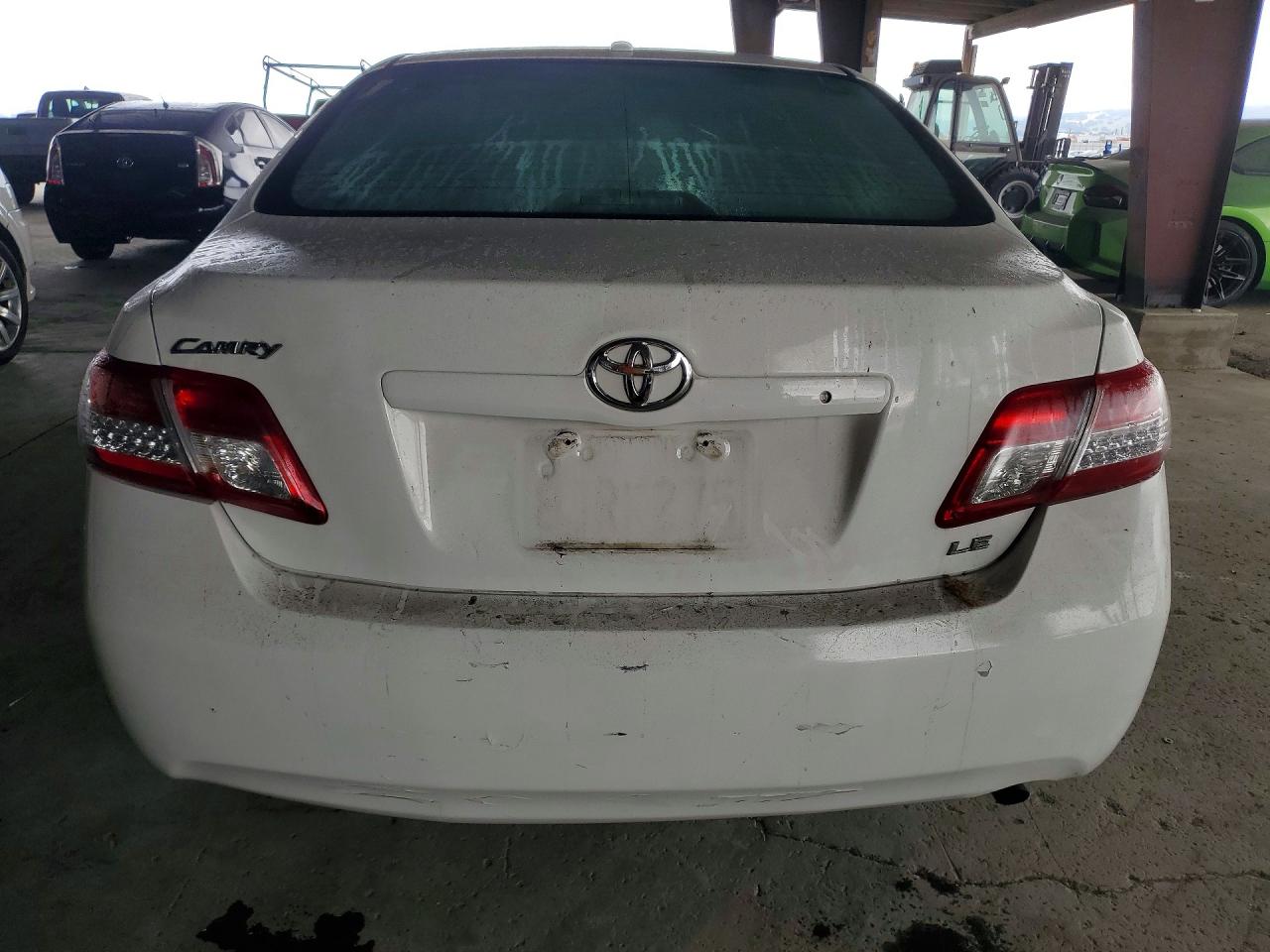 2011 TOYOTA CAMRY LE photo 6