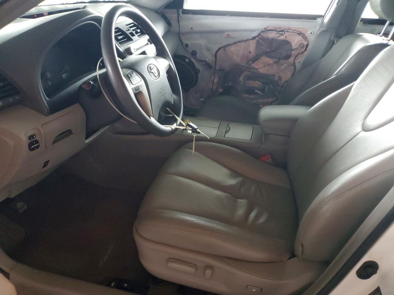 2011 TOYOTA CAMRY LE photo 7