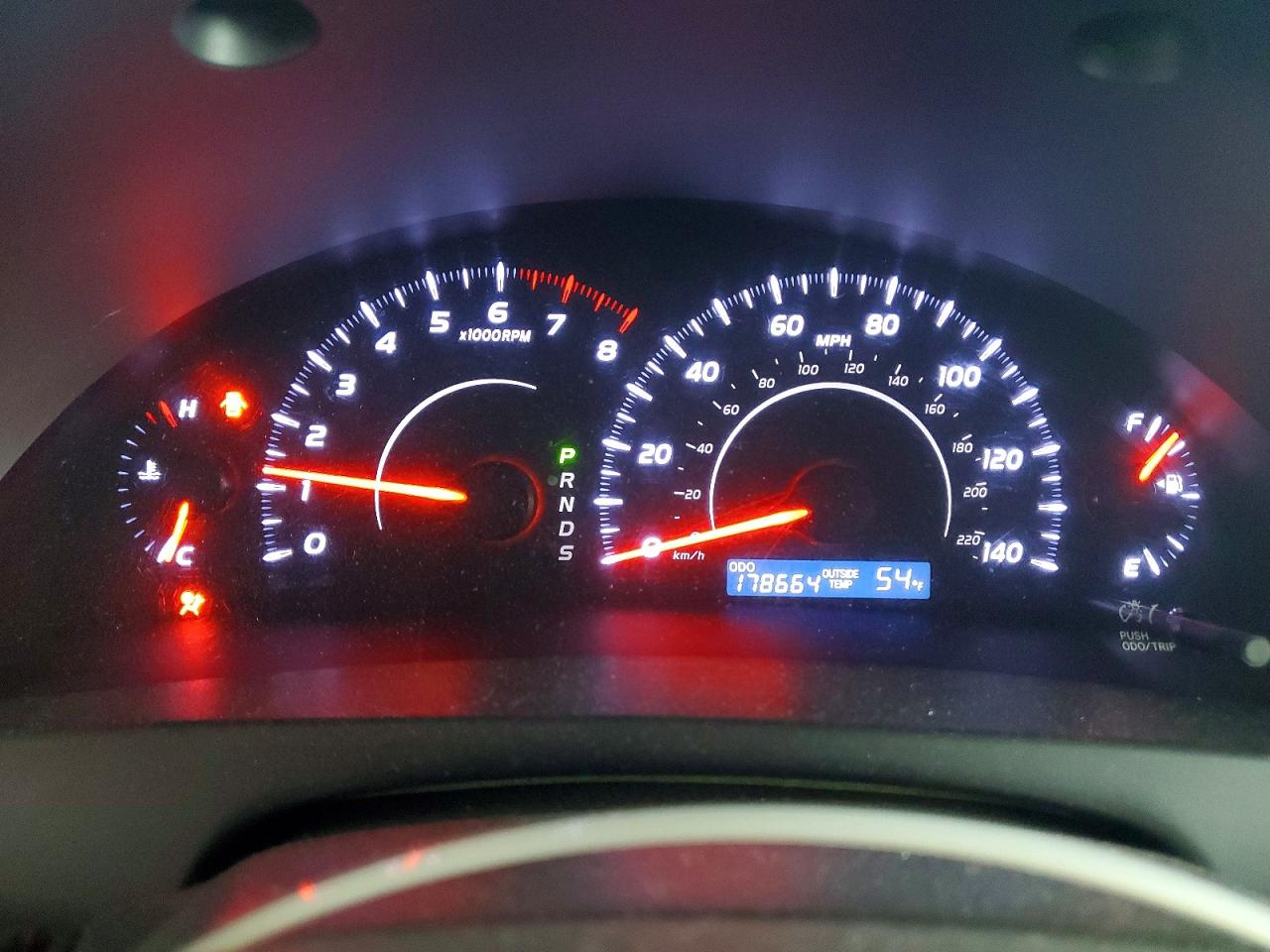 2011 TOYOTA CAMRY LE photo 9