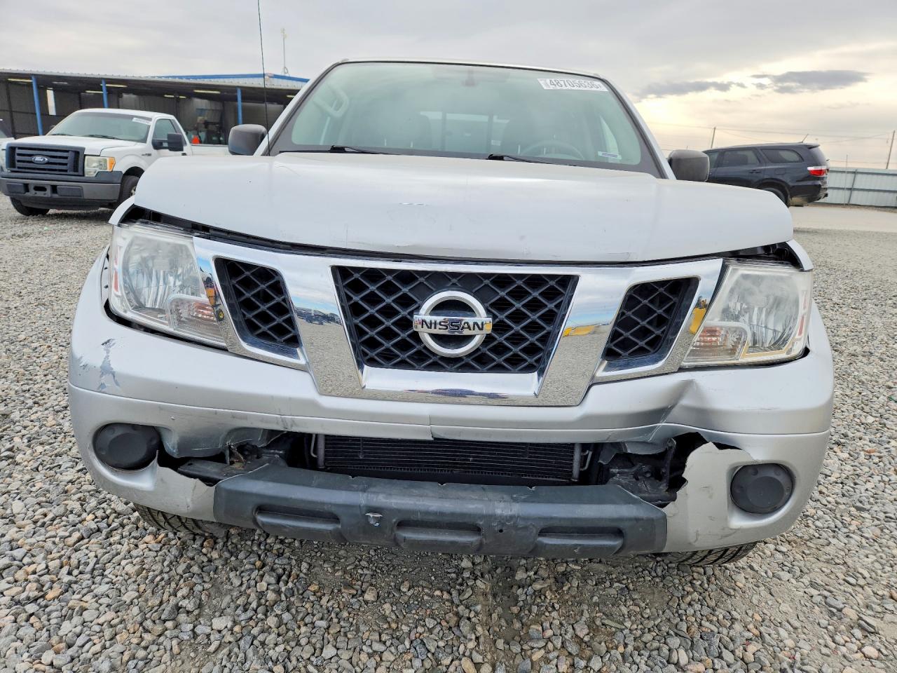 2019 NISSAN FRONTIER SV photo 9