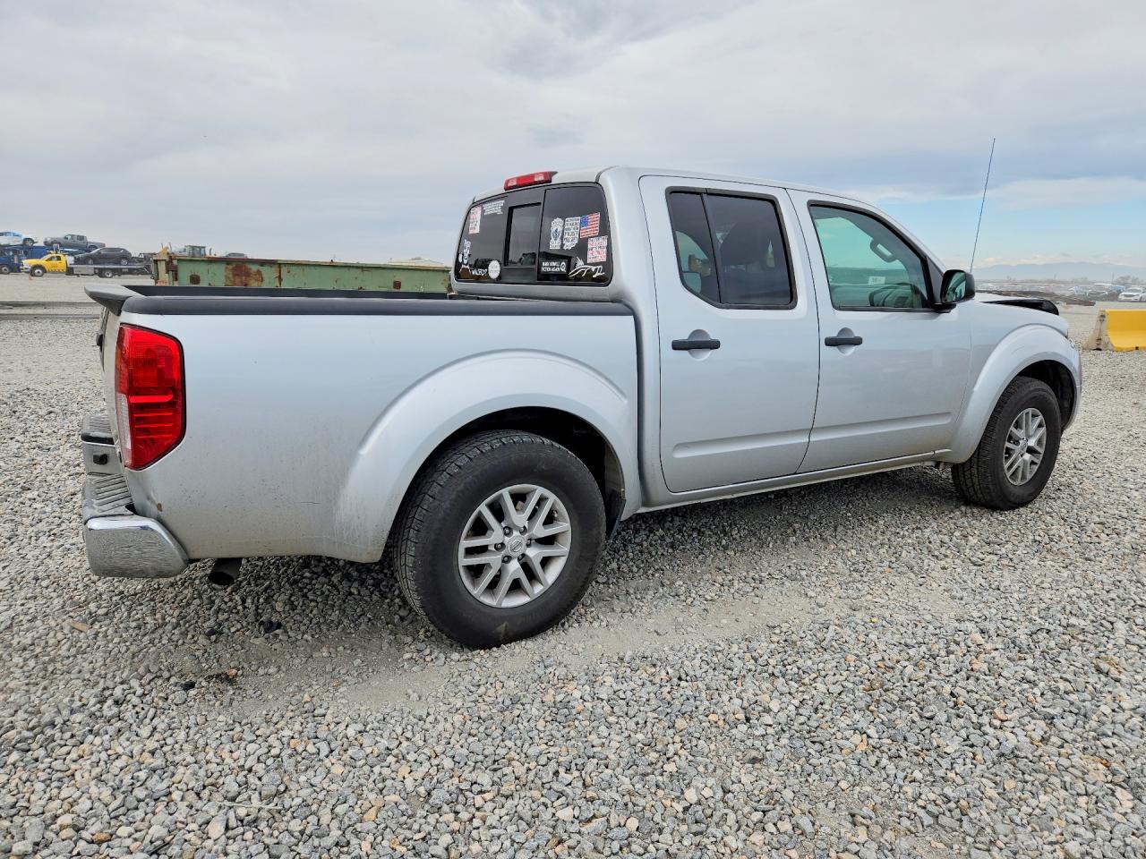 2019 NISSAN FRONTIER SV photo 5