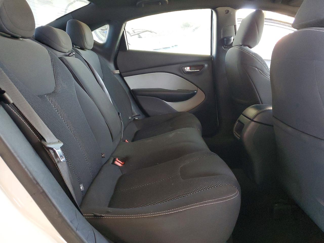 2015 DODGE DART SXT photo 19