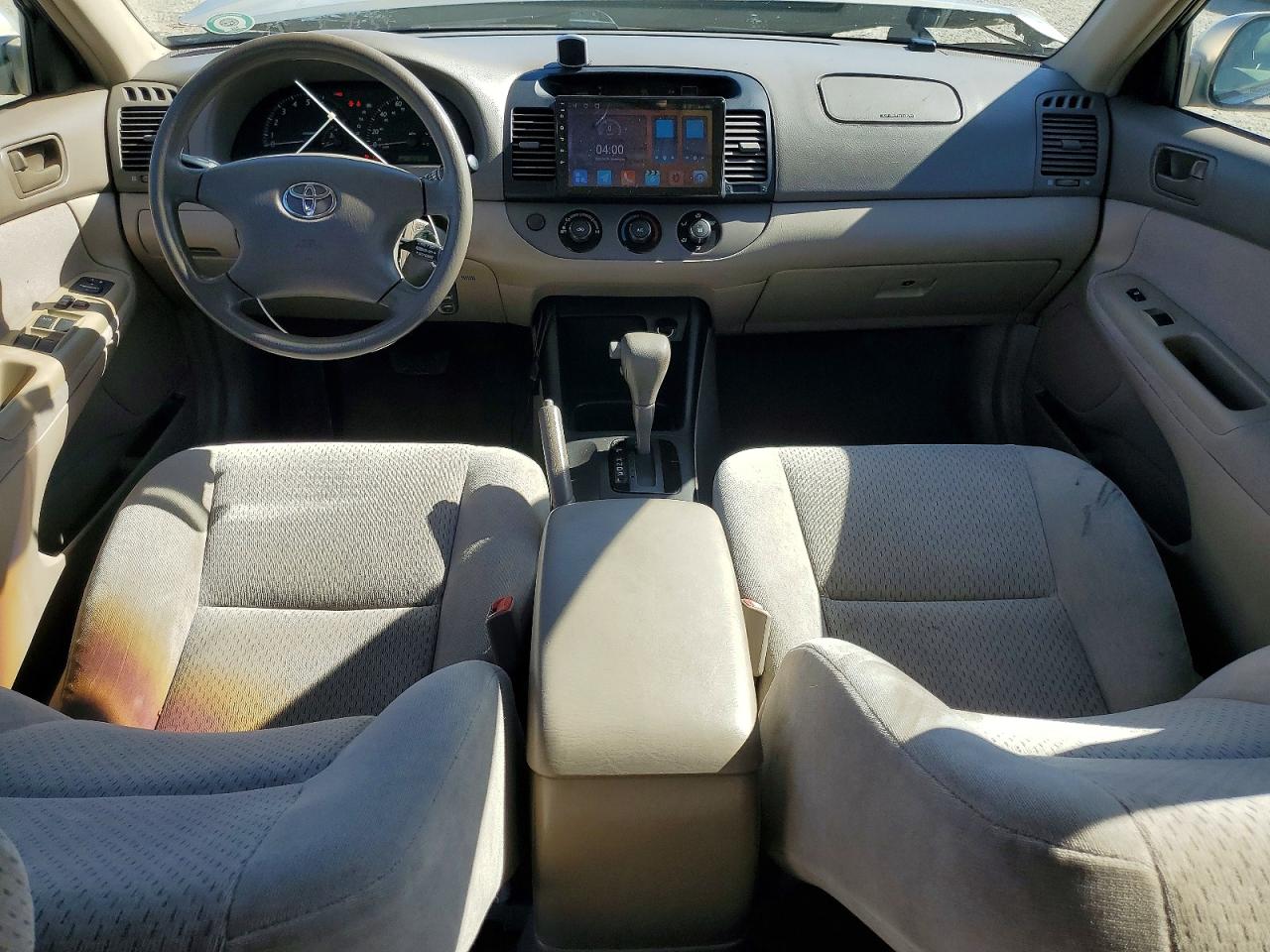 2004 TOYOTA CAMRY LE photo 15