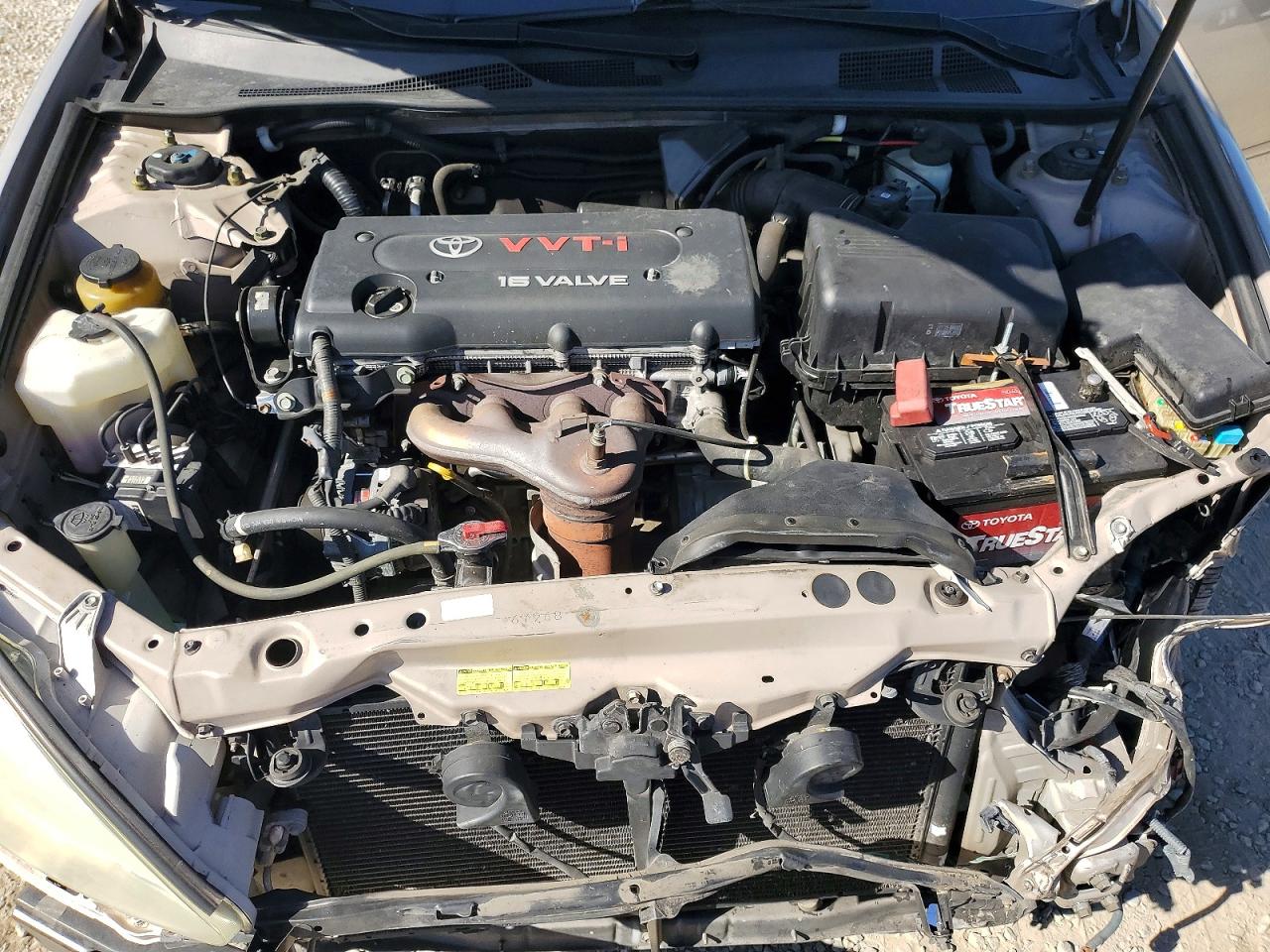 2004 TOYOTA CAMRY LE photo 21