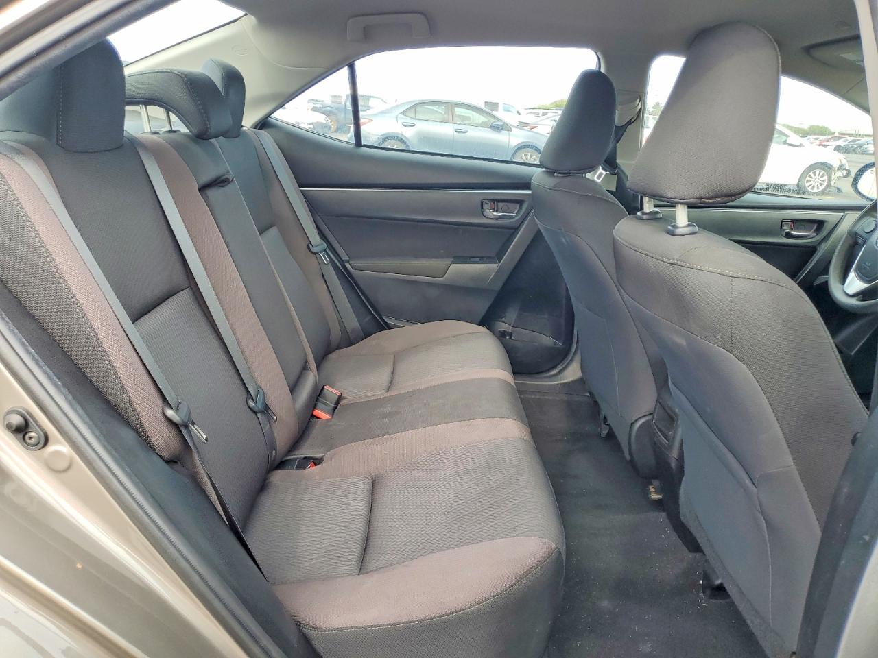 2019 TOYOTA COROLLA L photo 10