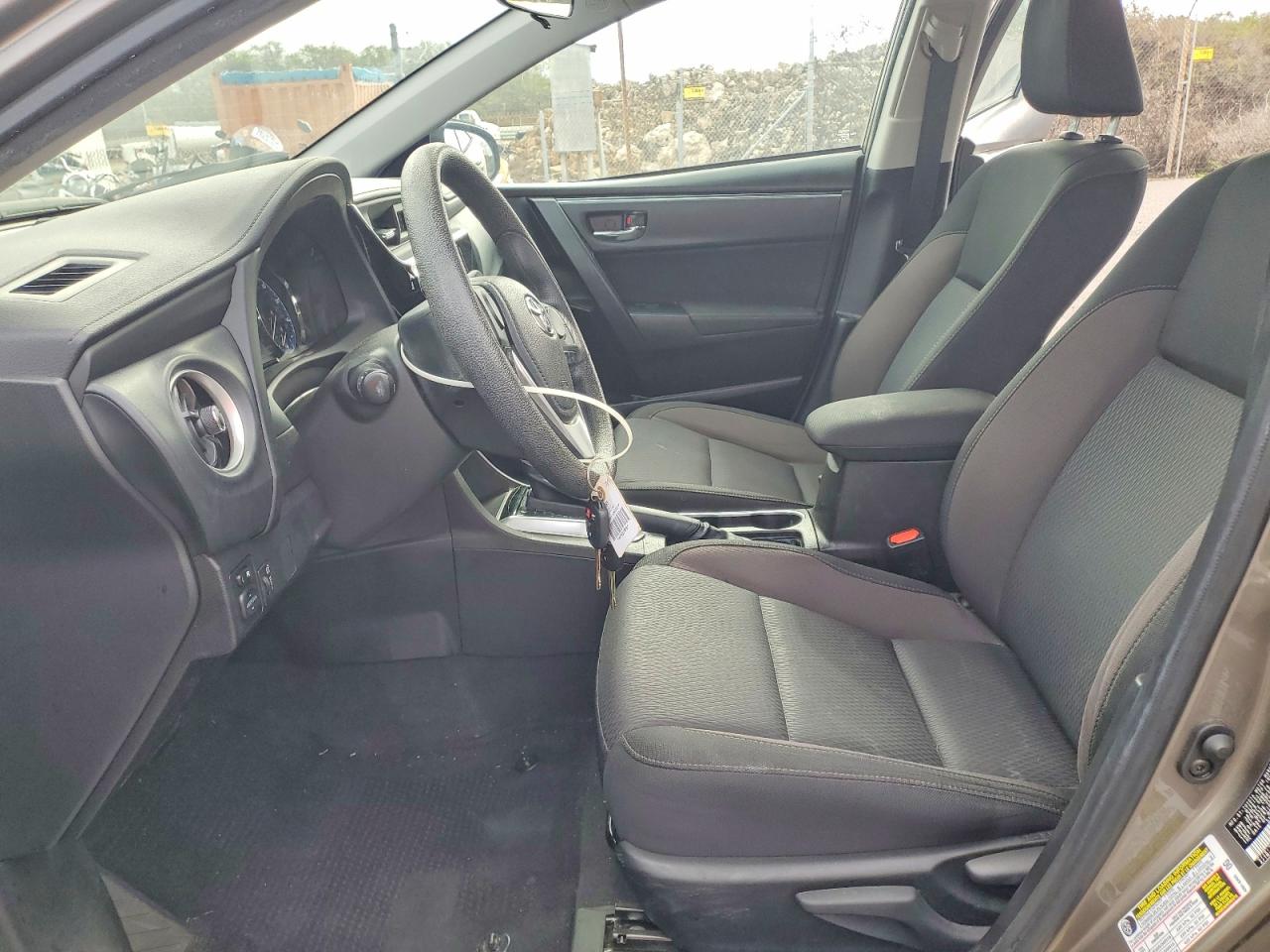 2019 TOYOTA COROLLA L photo 7