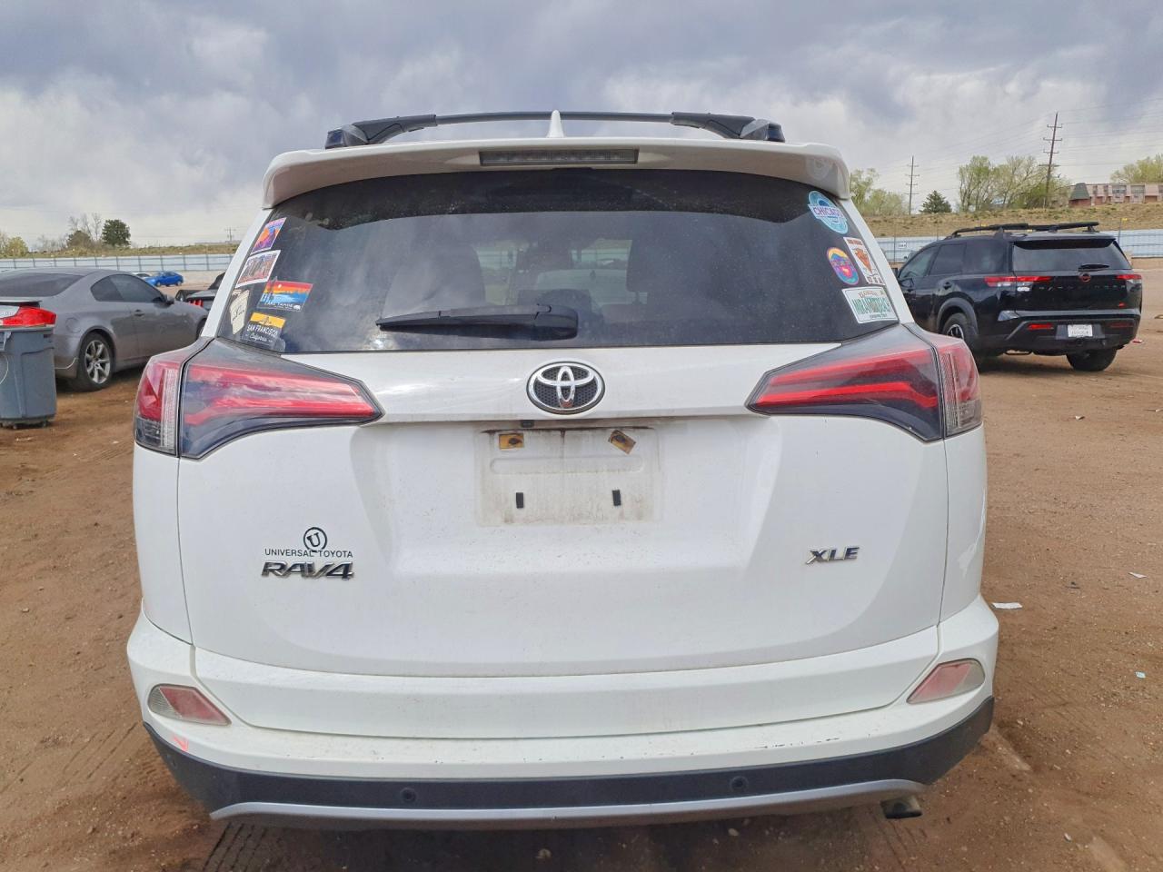 2018 TOYOTA RAV4 XLE photo 11