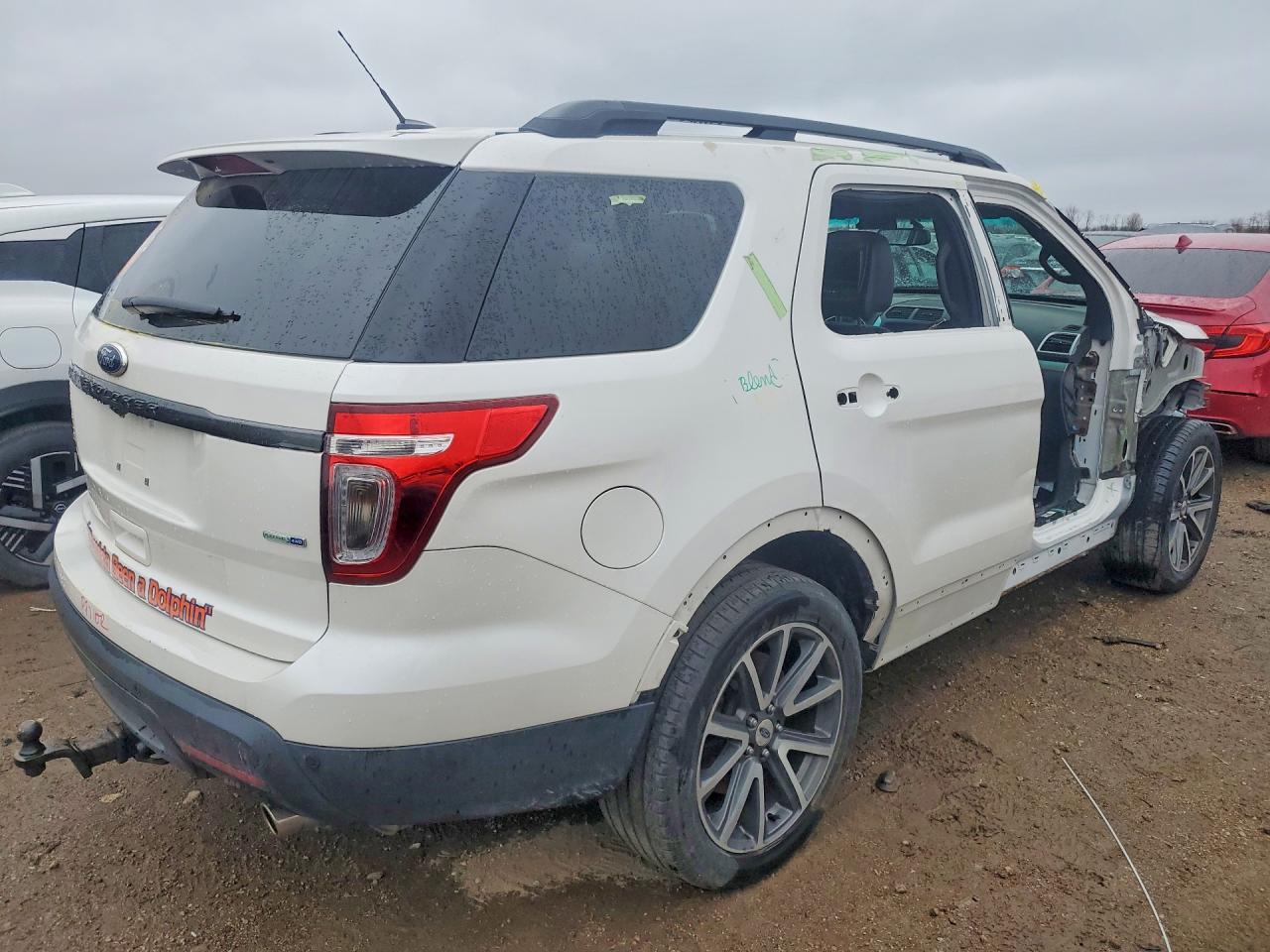 2015 FORD EXPLORER XLT photo 3