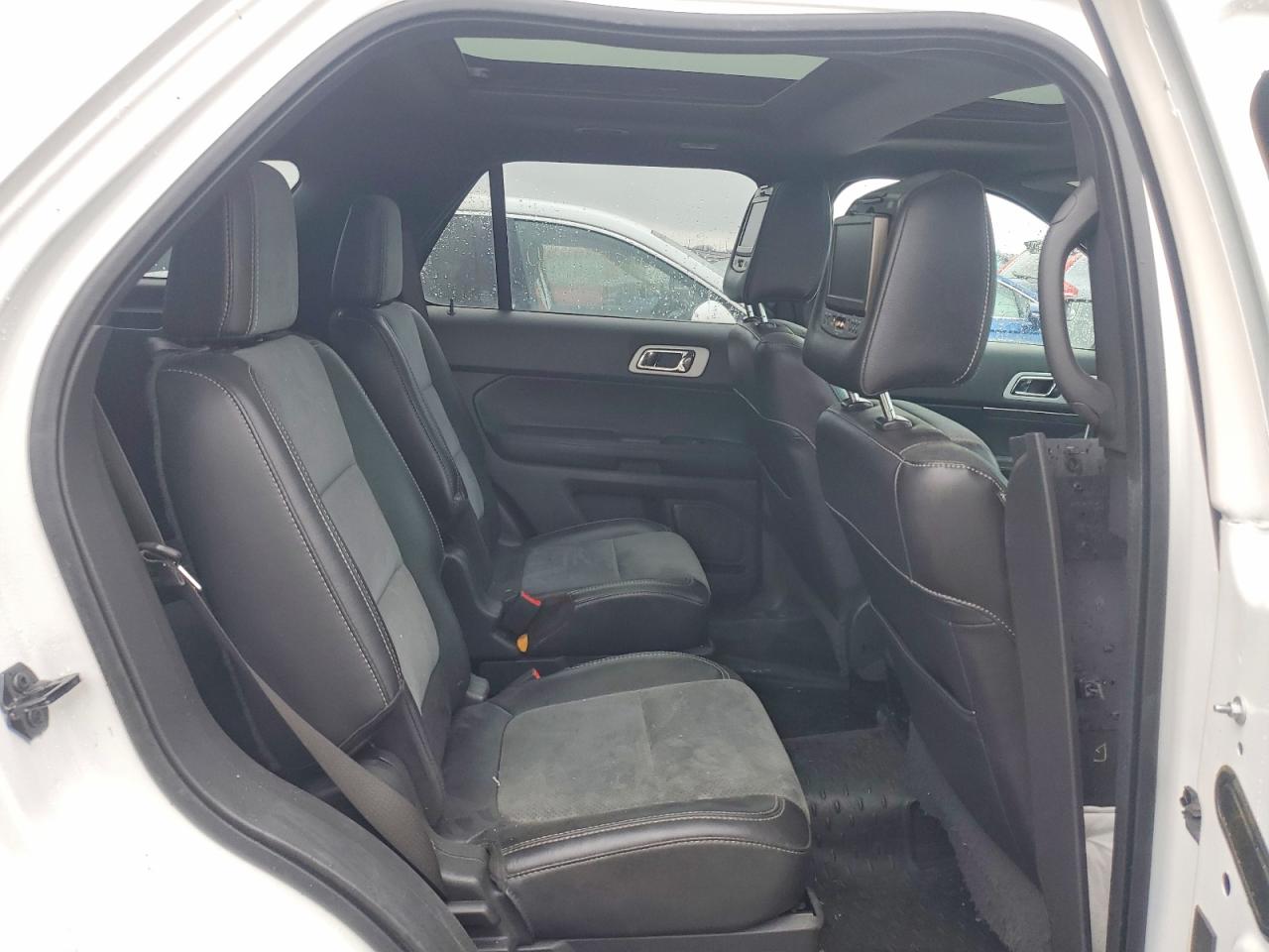 2015 FORD EXPLORER XLT photo 10