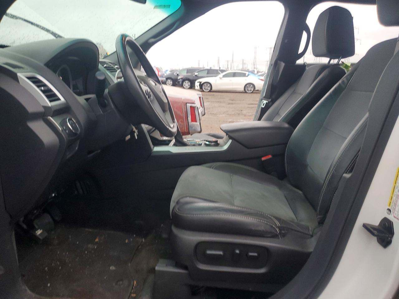 2015 FORD EXPLORER XLT photo 7