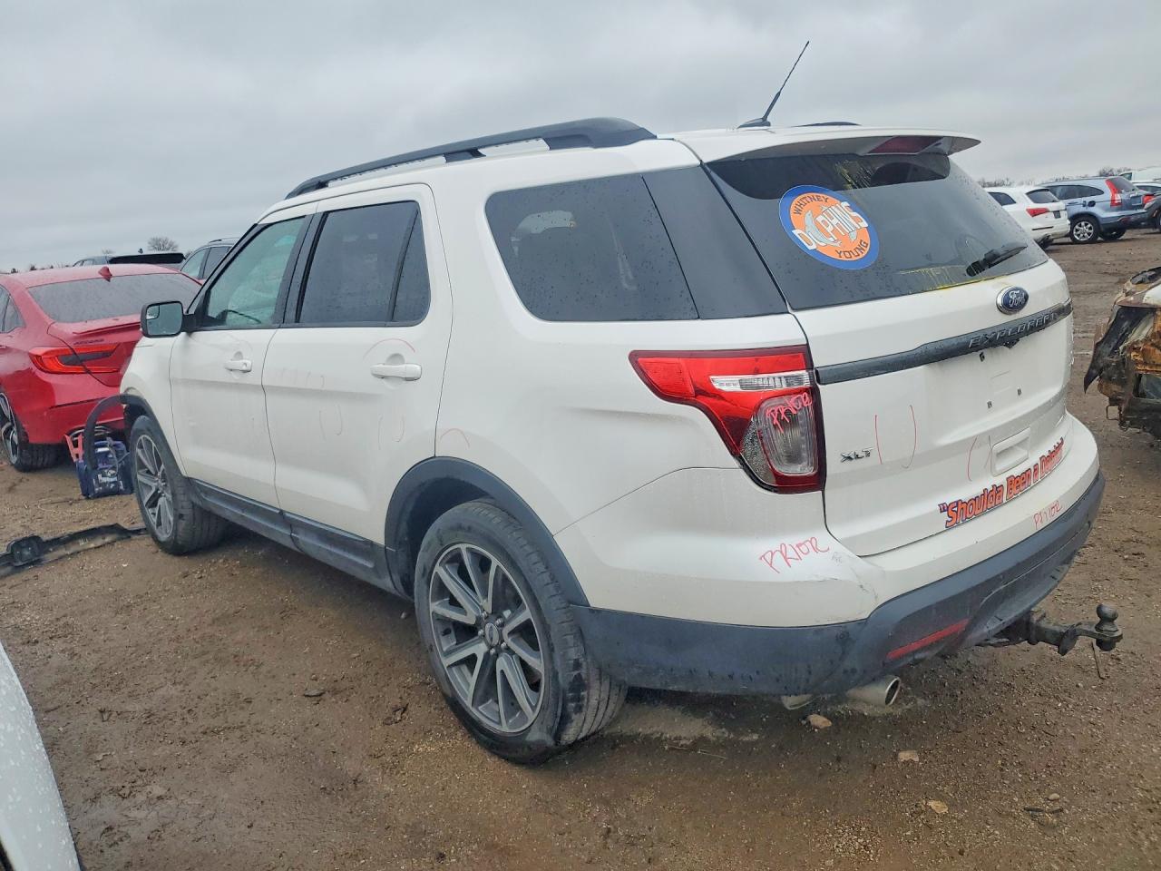 2015 FORD EXPLORER XLT photo 2