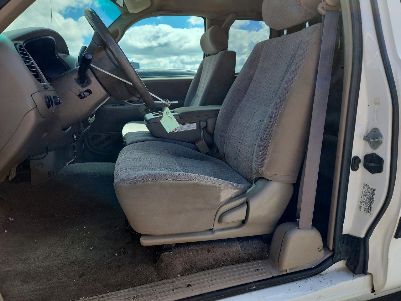2001 TOYOTA TUNDRA SR5 photo 13