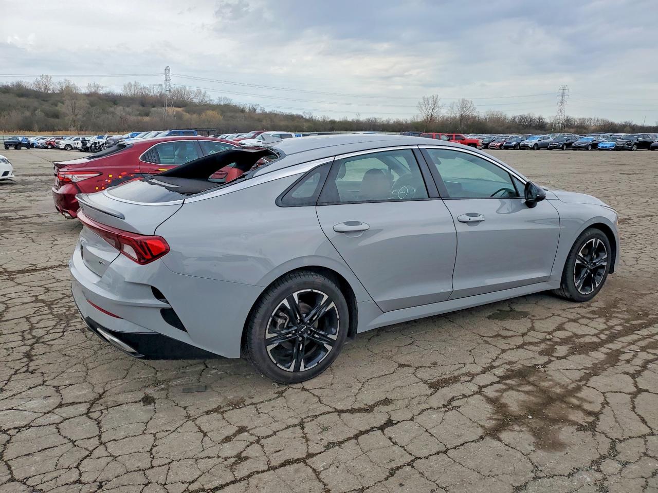 2023 KIA K5 GT LINE photo 5