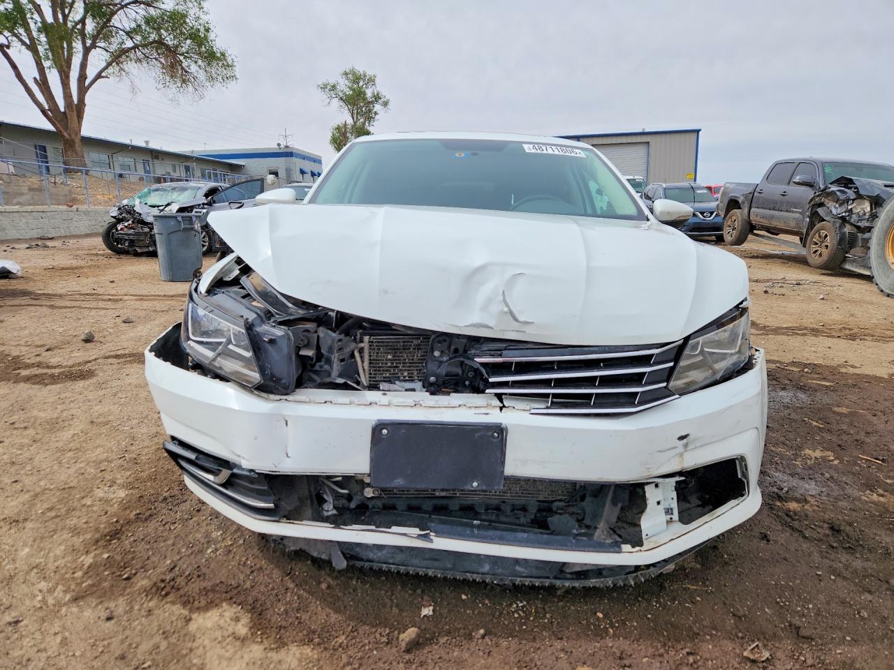 2017 VOLKSWAGEN PASSAT SE photo 9