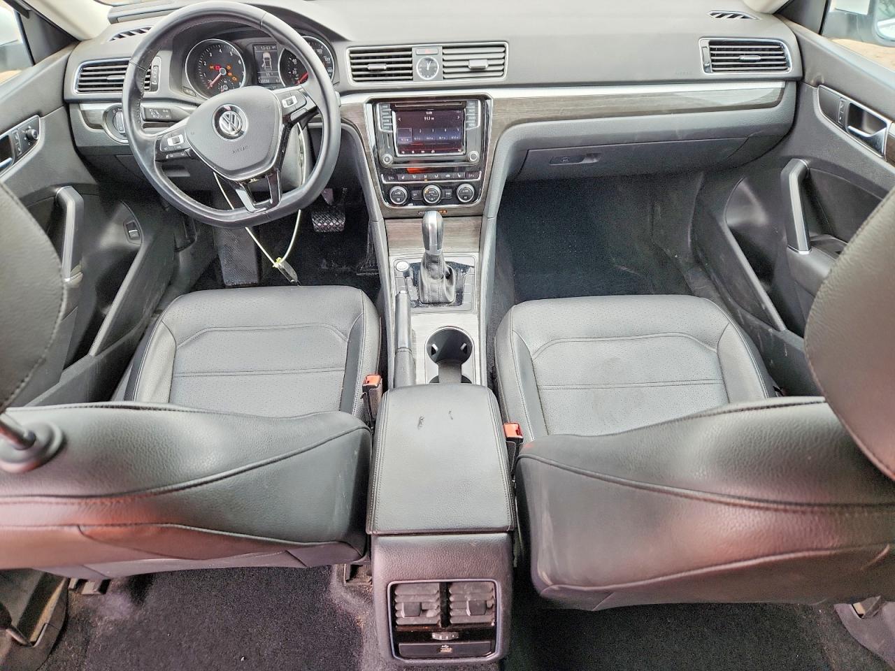 2017 VOLKSWAGEN PASSAT SE photo 15