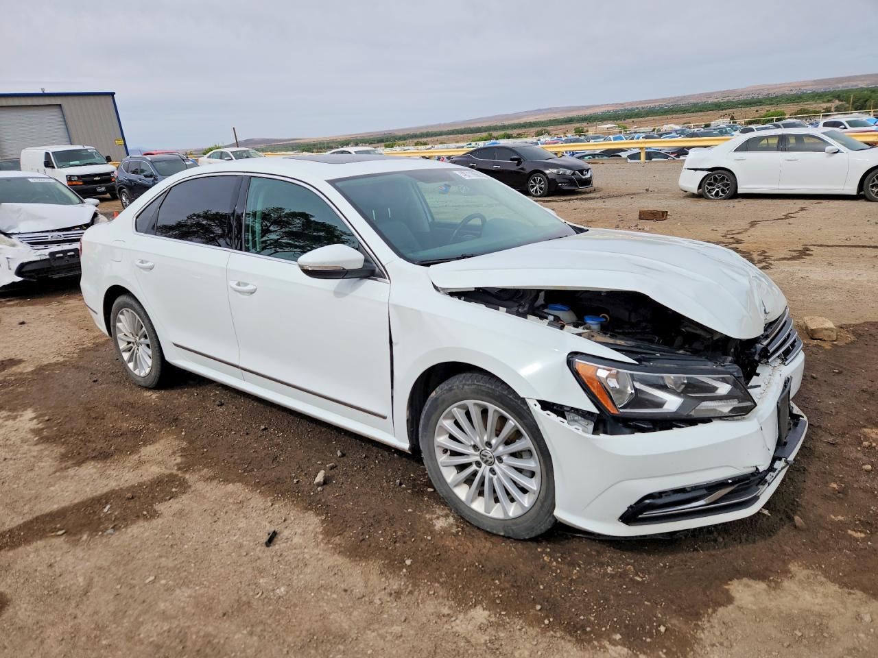 2017 VOLKSWAGEN PASSAT SE photo 7