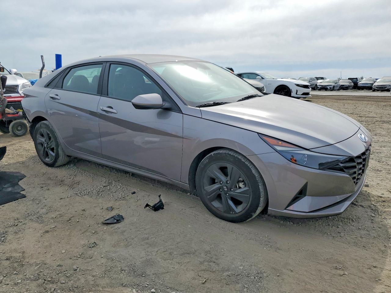 2023 HYUNDAI ELANTRA SEL photo 4