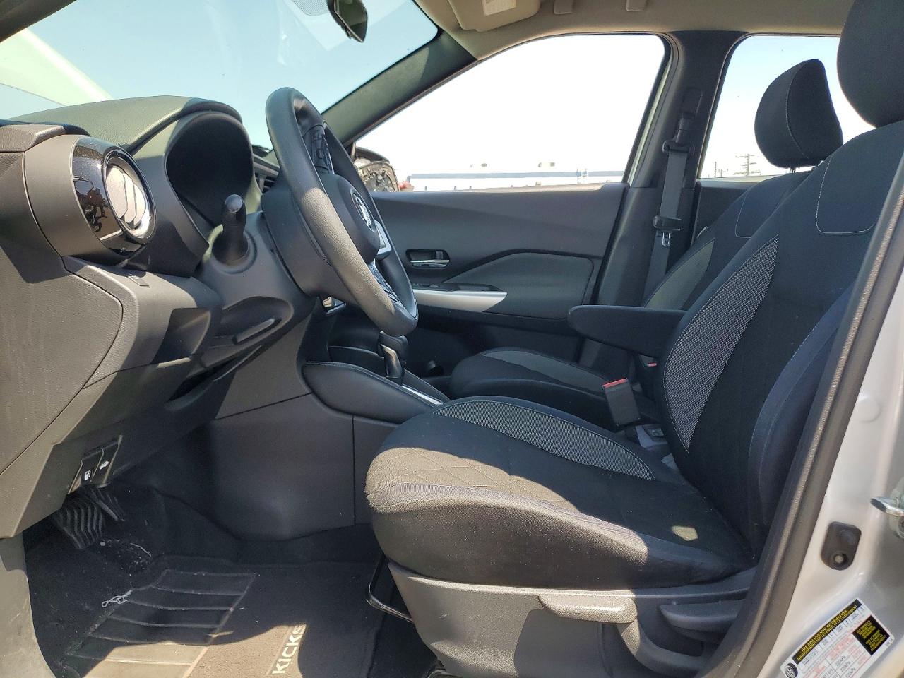 2018 NISSAN KICKS SV photo 13