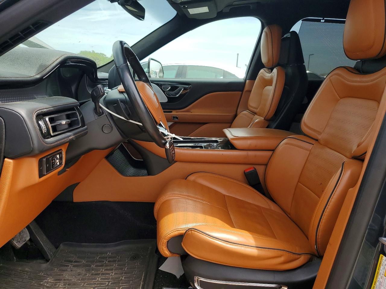 2020 LINCOLN AVIATOR BLACK LABEL photo 13