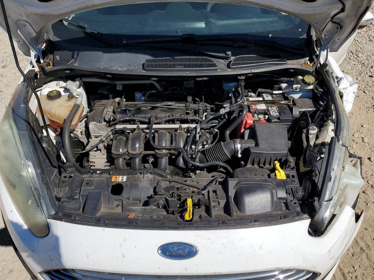 2016 FORD FIESTA SE photo 31