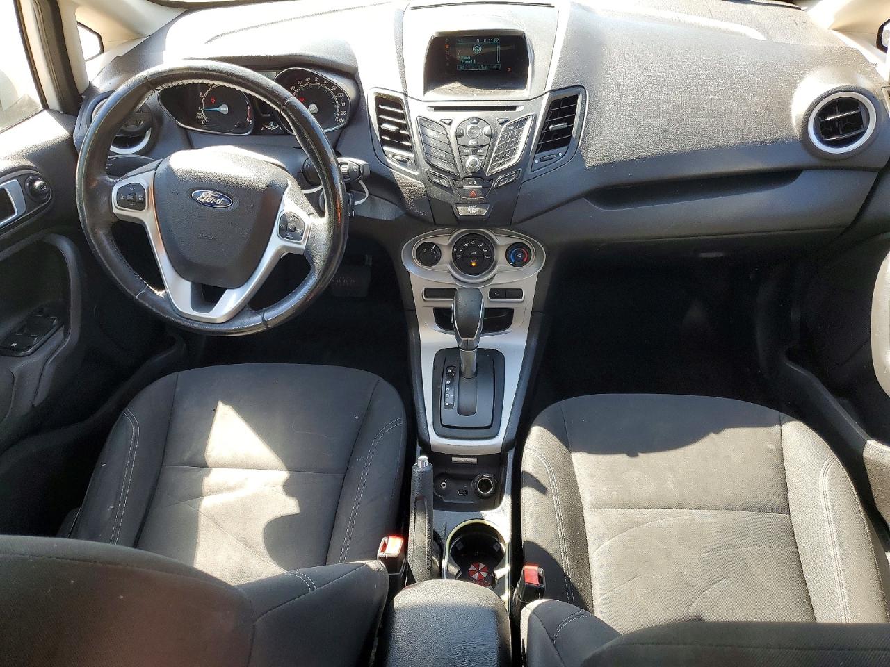 2016 FORD FIESTA SE photo 22