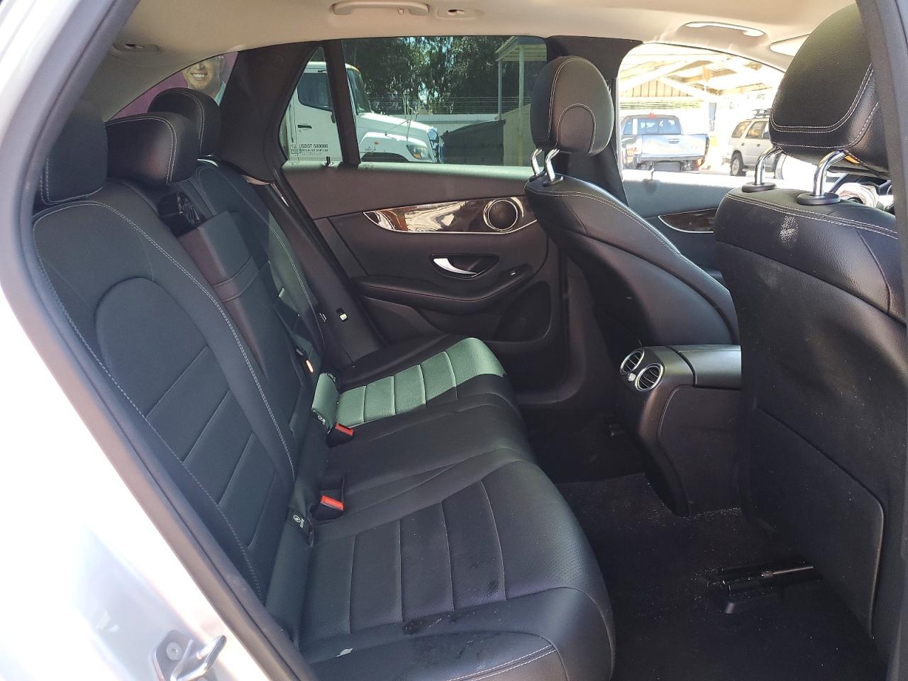 2016 MERCEDES-BENZ GLC 300 photo 31