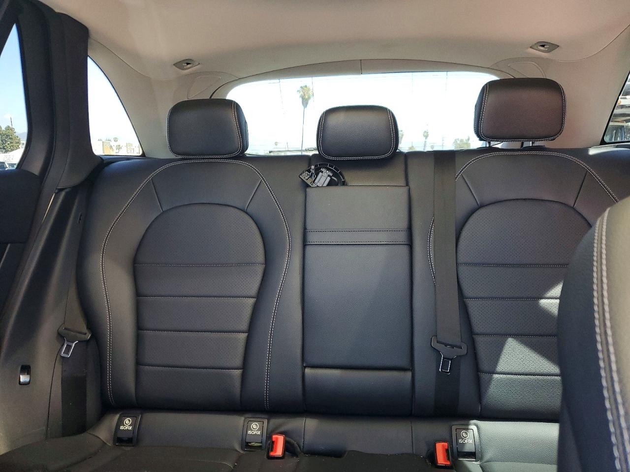 2016 MERCEDES-BENZ GLC 300 photo 28