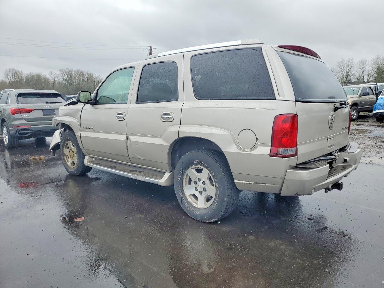 2004 CADILLAC ESCALADE LUXURY photo 4
