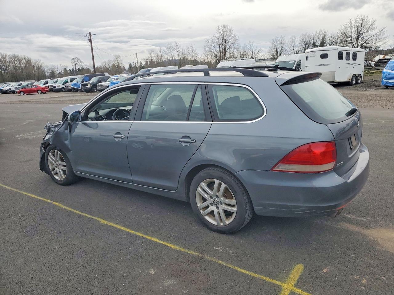 2013 VOLKSWAGEN JETTA TDI photo 4