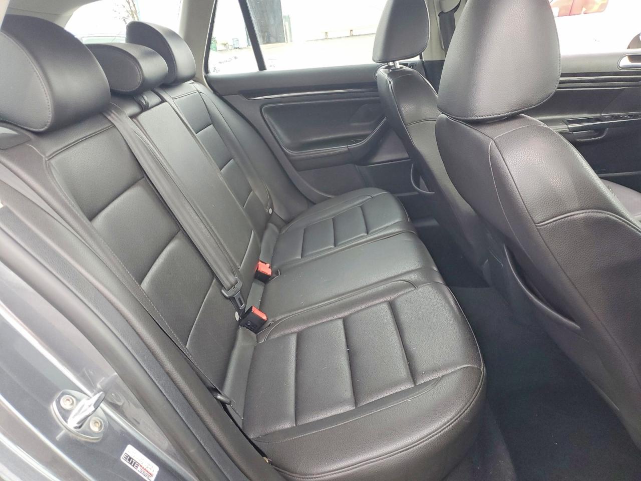2013 VOLKSWAGEN JETTA TDI photo 28